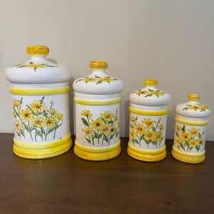 Sears & Roebuck 1976 Daisy Pattern Canister Set. Made In Japan. No Chips/cracks